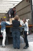Przekazanie_zebranych_darow_organizatorom_w_Magnum_Bonum_5