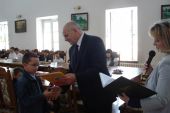 Laureaci_konkorsow_odbieraja_nagrody_na_spotkaniu_w_Urzedzie_Miasta_04